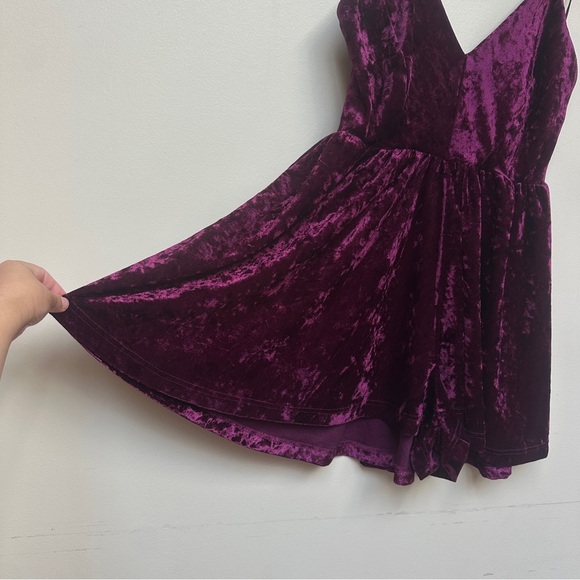 Sam Edelman Velvet Romper Size Large - Burgundy - Picture 4 of 14